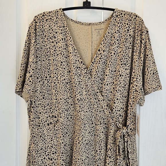 Amazon Essentials Faux Wrap V-Neck Dress – NWT – Size XL – Leopard Print - Picture 3 of 8